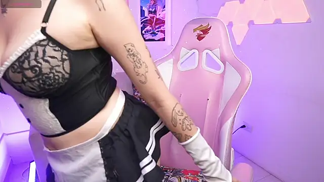 SaharaKramer online show from February 20, 7:19 pm