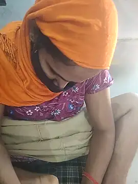 Snapshot of indian_couple4 chatting on November 3, 3:19 am indian couple4 online show from November 3, 3:19 am