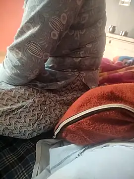 Snapshot of indian_couple4 chatting on November 16, 6:08 am indian couple4 online show from November 16, 6:08 am