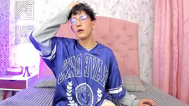 iiangel  online show from February 26, 4:33 am