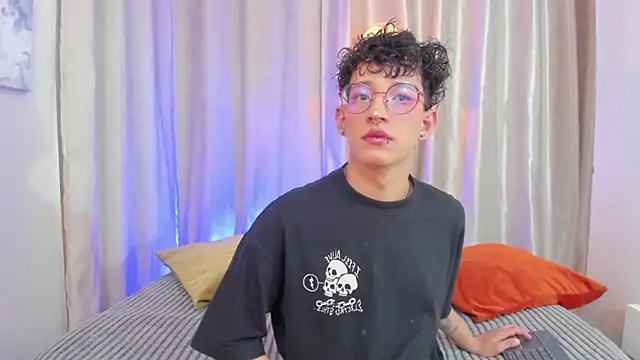 iiangel  online show from February 28, 3:51 am