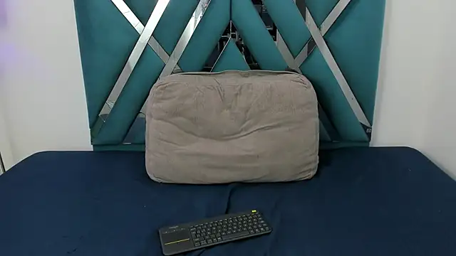 Emily-Carter online show from September 18, 8:33 pm