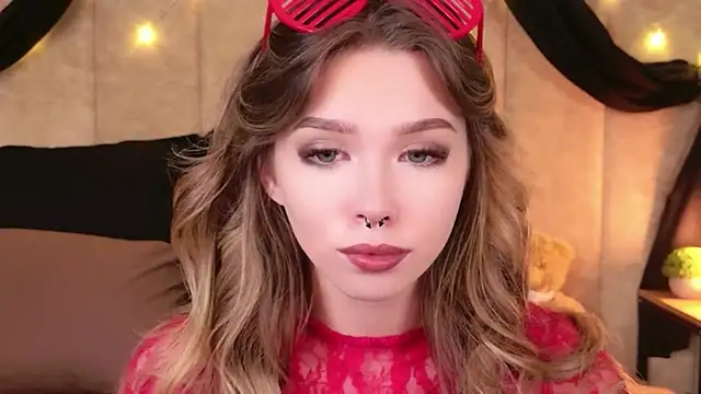 Snapshot of Sierra_Fane chatting on December 20, 10:55 am Sierra Fane online show from December 20, 10:55 am