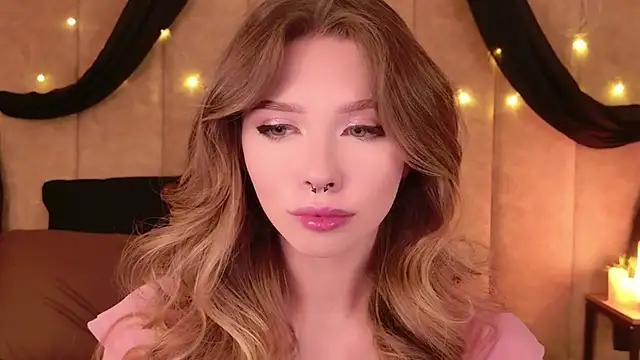 Snapshot of Sierra_Fane chatting on February 2, 6:01 am Sierra Fane online show from February 2, 6:01 am