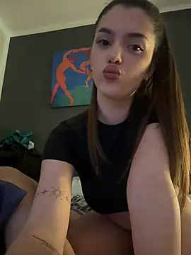 NaomiMulan online show from March 3, 3:31 pm