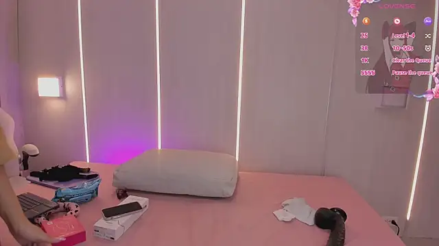 Snapshot of sasha_riverss chatting on July 23, 7:45 pm sasha riverss online show from July 23, 7:45 pm