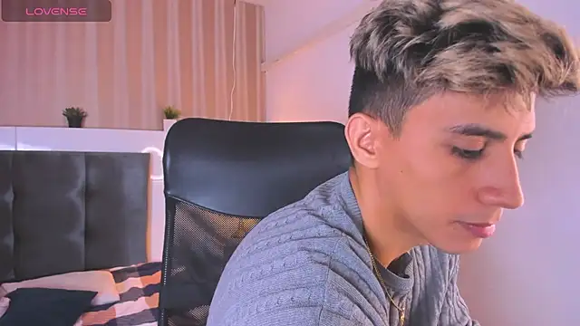 Allex Cano online show from February 25, 6:31 pm