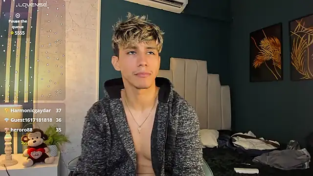 Allex Cano online show from March 17, 5:49 pm