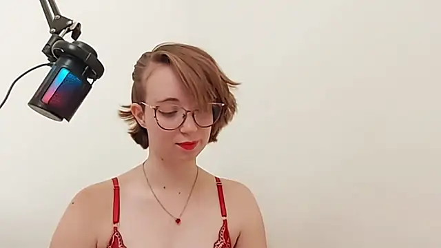 Elise Nyx online show from October 2, 12:45 pm