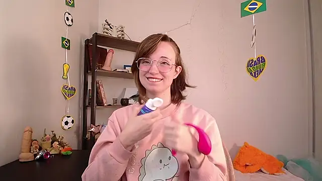 Elise Nyx online show from June 9, 11:55 am