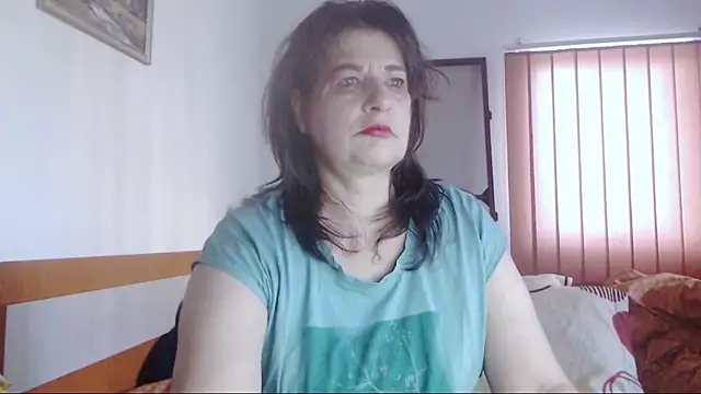 Snapshot of ExtasyMature chatting on October 22, 6:24 am ExtasyMature online show from October 22, 6:24 am