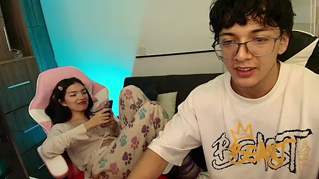 Snapshot of DesireLuxe chatting on November 13, 6:56 am DesireLuxe online show from November 13, 6:56 am