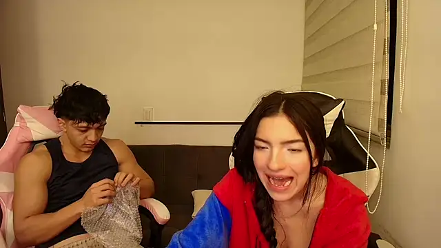 Snapshot of DesireLuxe chatting on November 26, 7:20 am DesireLuxe online show from November 26, 7:20 am