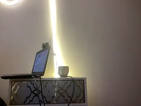 DesireLuxe online show from February 3, 6:40 am