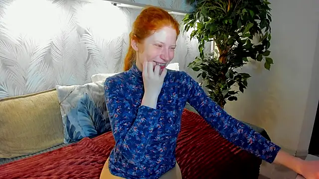 Sandra Wi1son online show from February 17, 1:35 am