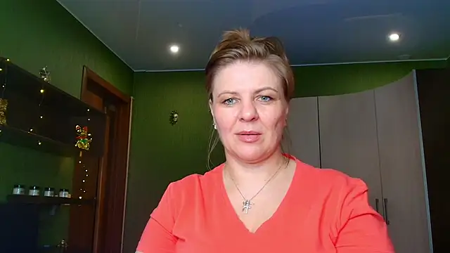 Snapshot of VeronikawGold chatting on May 16, 11:20 am VeronikawGold online show from May 16, 11:20 am