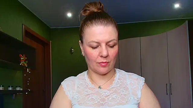Snapshot of VeronikawGold chatting on May 24, 3:28 pm VeronikawGold online show from May 24, 3:28 pm