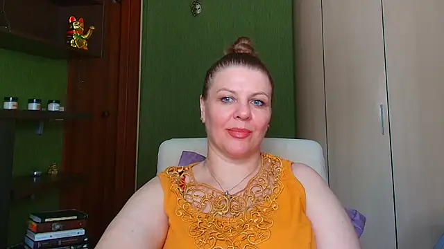 Snapshot of VeronikawGold chatting on May 26, 8:54 am VeronikawGold online show from May 26, 8:54 am