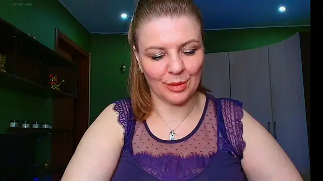 Snapshot of VeronikawGold chatting on June 4, 3:40 pm VeronikawGold online show from June 4, 3:40 pm