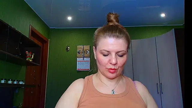 Snapshot of VeronikawGold chatting on June 10, 11:46 pm VeronikawGold online show from June 10, 11:46 pm
