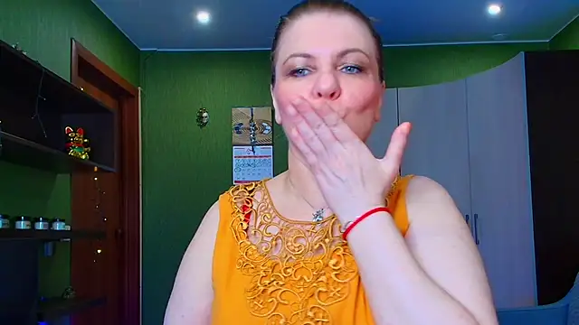 Snapshot of VeronikawGold chatting on June 12, 3:05 am VeronikawGold online show from June 12, 3:05 am