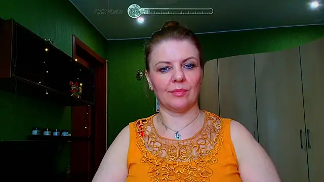 Snapshot of VeronikawGold chatting on June 16, 8:28 am VeronikawGold online show from June 16, 8:28 am