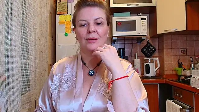 Snapshot of VeronikawGold chatting on June 28, 6:14 pm VeronikawGold online show from June 28, 6:14 pm