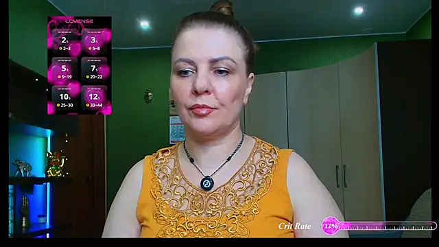 Snapshot of VeronikawGold chatting on July 1, 6:40 pm VeronikawGold online show from July 1, 6:40 pm
