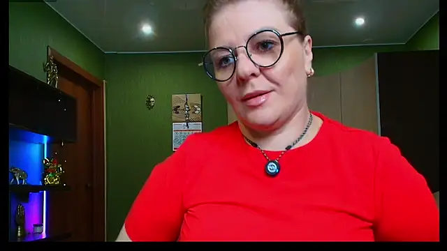 Snapshot of VeronikawGold chatting on July 2, 6:36 pm VeronikawGold online show from July 2, 6:36 pm