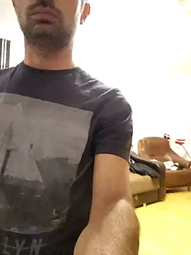 Snapshot of andreiiiii2025 chatting on March 10, 3:09 pm andreiiiii2025 online show from March 10, 3:09 pm