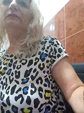 Snapshot of LadyTouch chatting on June 12, 11:57 pm LadyTouch online show from June 12, 11:57 pm