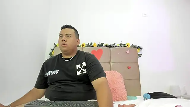 MICHAEL AND SHARON online show from March 23, 2:37 am