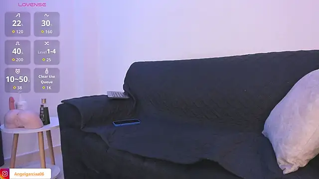 Snapshot of Angelgarcia_ chatting on October 23, 10:52 pm Angelgarcia online show from October 23, 10:52 pm