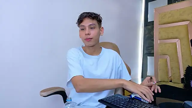 Snapshot of Noahoconor chatting on September 11, 7:47 pm Noahoconor online show from September 11, 7:47 pm