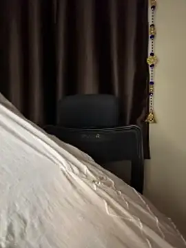 Dishasarmaa05 online show from February 26, 4:06 pm