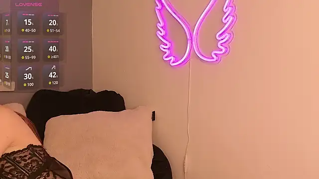 Snapshot of FrancescaFerra chatting on November 30, 7:29 pm FrancescaFerra online show from November 30, 7:29 pm