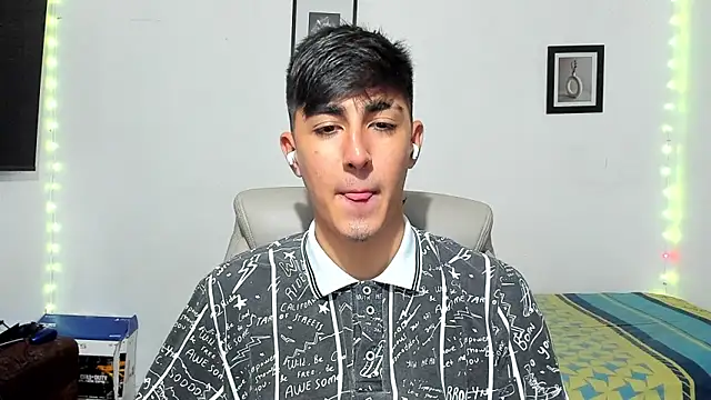 Snapshot of babymaik chatting on October 21, 8:20 pm babymaik online show from October 21, 8:20 pm