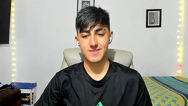 Snapshot of babymaik chatting on October 22, 8:19 pm babymaik online show from October 22, 8:19 pm