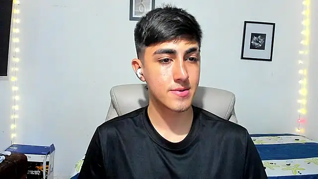 Snapshot of babymaik chatting on November 12, 5:19 am babymaik online show from November 12, 5:19 am