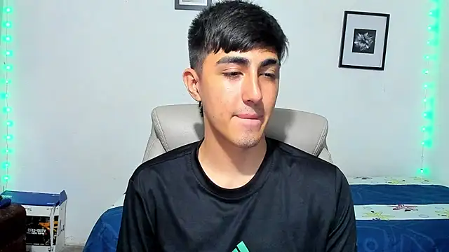 Snapshot of babymaik chatting on November 18, 5:12 am babymaik online show from November 18, 5:12 am