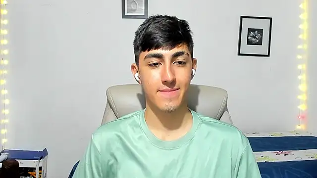 Snapshot of babymaik chatting on November 19, 5:29 am babymaik online show from November 19, 5:29 am