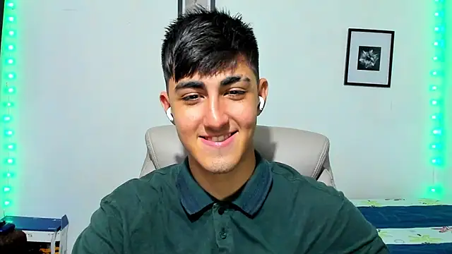 Snapshot of babymaik chatting on November 24, 5:40 am babymaik online show from November 24, 5:40 am