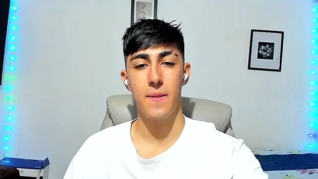 Snapshot of babymaik chatting on November 25, 10:04 am babymaik online show from November 25, 10:04 am