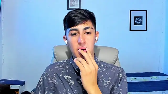 Snapshot of babymaik chatting on December 15, 6:17 am babymaik online show from December 15, 6:17 am