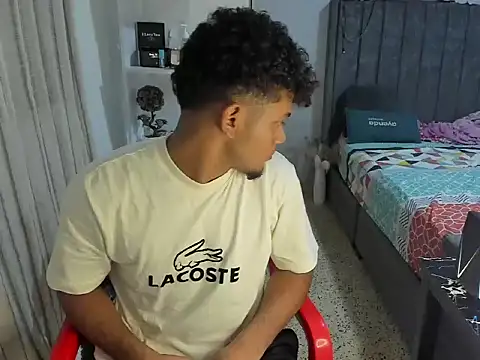 Snapshot of Fox2evans chatting on December 13, 9:20 pm Fox2evans online show from December 13, 9:20 pm