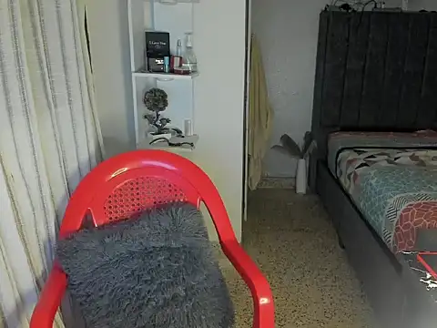 Snapshot of Fox2evans chatting on December 15, 7:23 am Fox2evans online show from December 15, 7:23 am