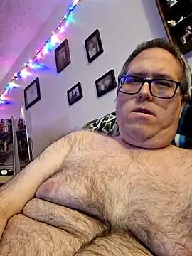 Snapshot of Smallone327 chatting on February 20, 3:45 am Smallone327 online show from February 20, 3:45 am