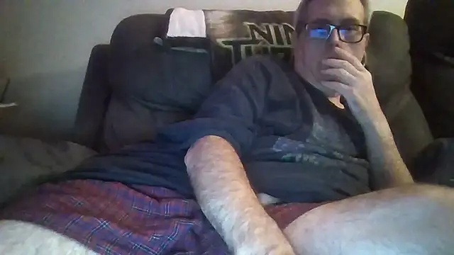 Snapshot of Smallone327 chatting on September 27, 4:06 am Smallone327 online show from September 27, 4:06 am