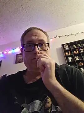 Snapshot of Smallone327 chatting on October 18, 6:16 am Smallone327 online show from October 18, 6:16 am