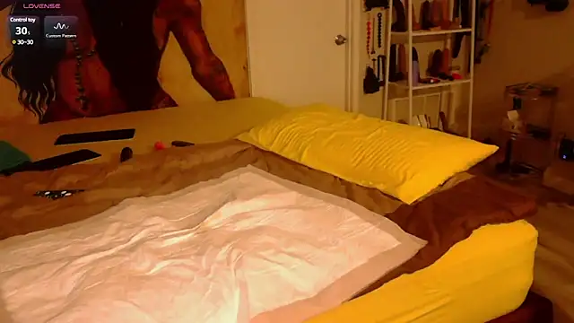 Queenanitadix online show from March 15, 12:56 pm